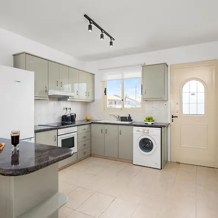 Oliva Poolside By Nomads *